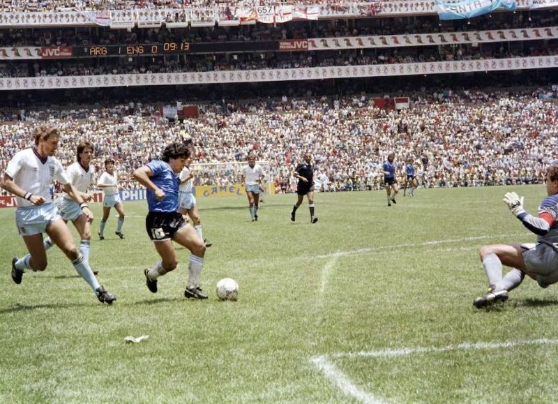 Homenaje especial a Maradona a 40 años del "Gol del Siglo"
