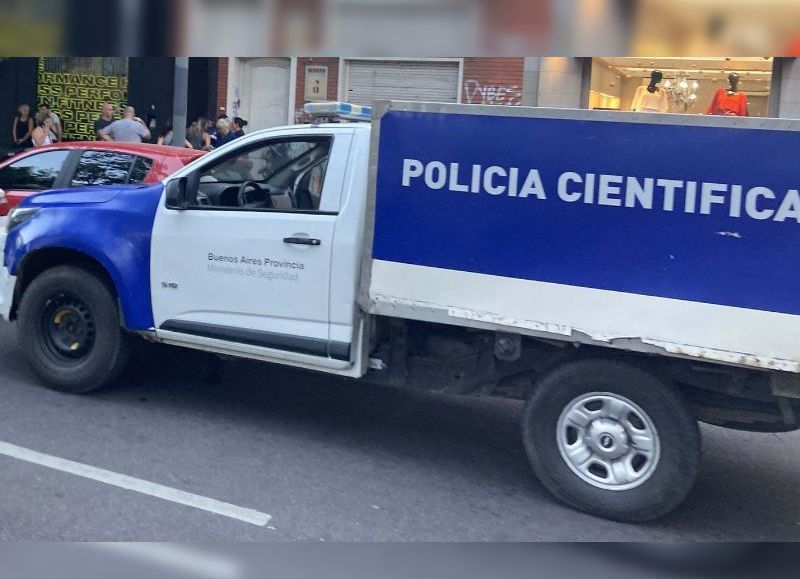 Conmoción por la muerte de una mujer que cayó desde un quinto piso en pleno centro de la ciudad