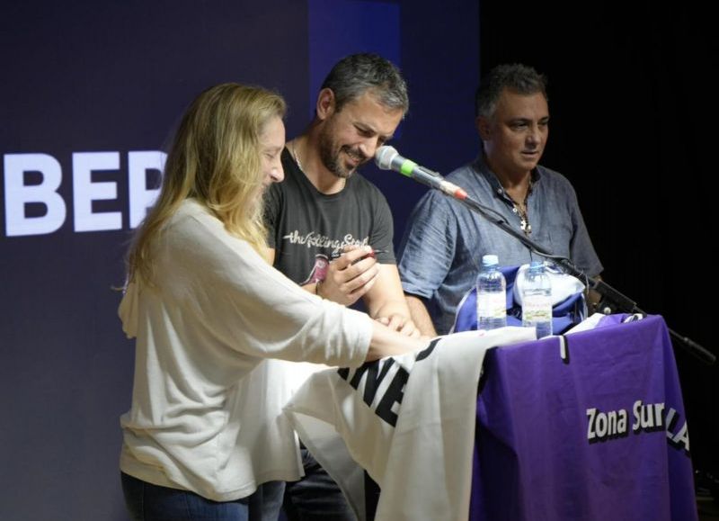 La presidente de La Libertad Avanza, Karina Milei, el vicepresidente del partido, Martín Menem y el Presidente de LLA en la provincia de Buenos Aires, Sebastián Pareja.