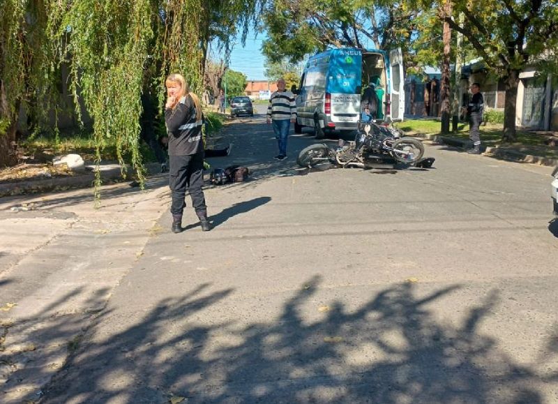 Barrio Gambier: choque entre motos dejó dos hombres heridos y hospitalizados