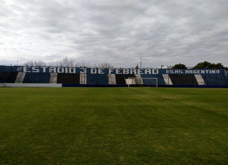 El Rojo jugará el lunes ante Sportivo Barracas en José Ingenieros