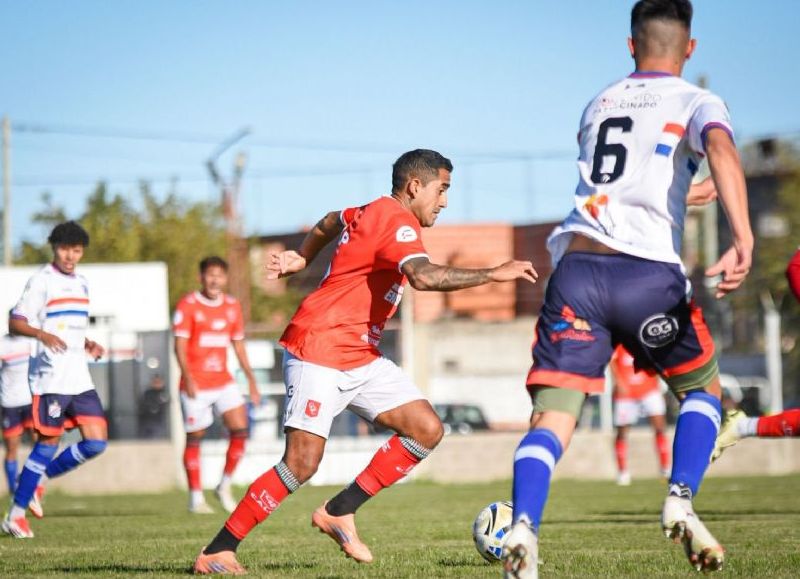 Cambaceres igualó sin goles ante Deportivo Paraguayo y sigue sin levantar