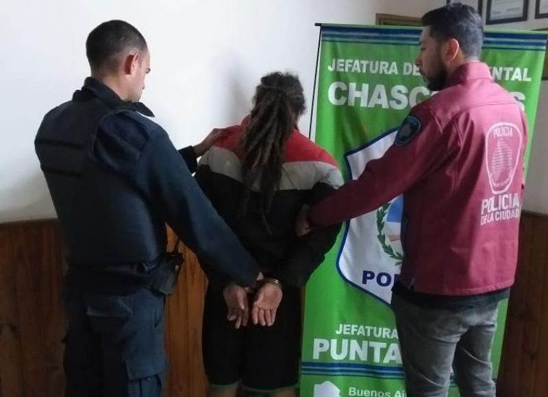 Se hizo pasar por apicultor para escapar de la justicia pero lo atraparon: había atacado a martillazos a una mujer