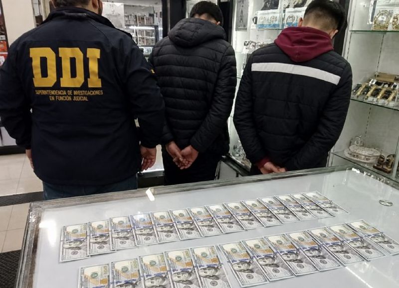 VIDEO | La Loma: robaron 45 mil dólares ocultos en una vidriería y hay dos empleados infieles detenidos