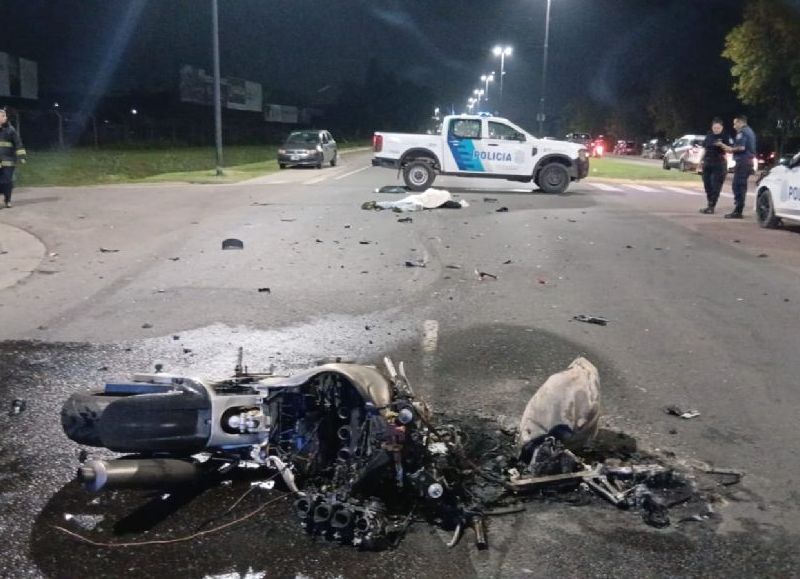 Gonnet: ¿quién era el motociclista que murió tras chocar con un auto en Camino Centenario?