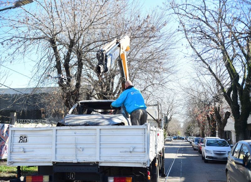 VIDEO | Avanza el plan de remoción de vehículos: cómo solicitar el retiro de un auto abandonado