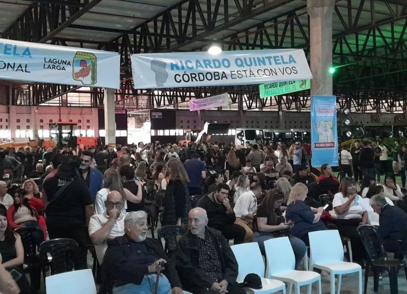 Iván Tobar asistió a un evento con empresas, gremialistas, funcionarios y  peronistas para expresar su apoyo a Quintela