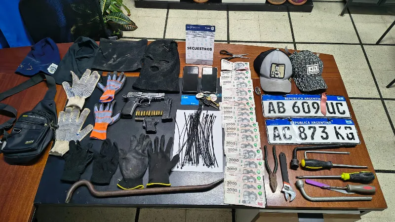 Los sospechosos están acusados de dos intentos de robo bajo la modalidad entradera en viviendas de City Bell y Gonnet.