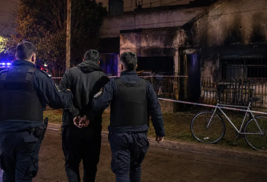 VIDEO | Detuvieron al principal sospechoso del incendio que provocó la muerte de dos personas