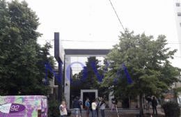 Trabajadores atrincherados resistieron que "Nené" Balcedo se haga cargo del Diario Hoy