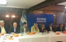 El intendente de Punta Indio participó de una reunión con Scioli y referentes del FpV