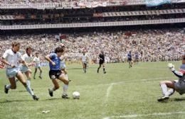 Homenaje especial a Maradona a 40 años del "Gol del Siglo"