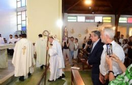  Alak participó de la consagración del altar en la Parroquia San Antonio de Padua