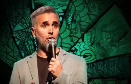 VIDEO | Juan Barraza presenta "Deslices y Desmanes" en Teatro Bar