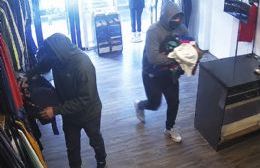 VIDEO | Robo en un local de ropa en Los Hornos: hay dos detenidos y ambos con antecedentes penales