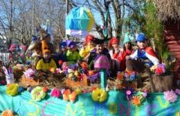 Punta Indio recibió la primavera con un colorido desfile de carrozas