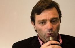 Menos sensibilidad que Robocop: el intendente de Magdalena suspendió trabajadores en plena cuarentena