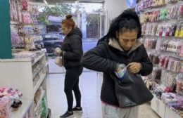 VIDEO | Villa Elvira: sustrajeron accesorios de un local, quedaron grabadas y hay dos detenidas