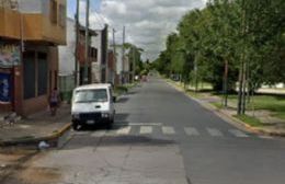 Quejas de vecinos por la falta de limpieza y pérdida de agua en Barrio Monasterio