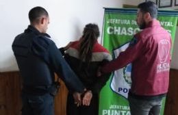 Se hizo pasar por apicultor para escapar de la justicia pero lo atraparon: había atacado a martillazos a una mujer