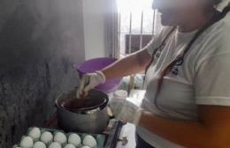 Mujeres con muchos huevos: la Pascua solidaria de la UOCRA 