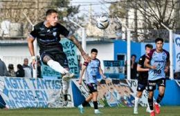 San Carlos ganó de visitante y sigue firme en la Tercera B