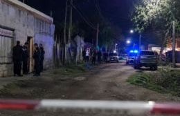 Violencia extrema en Villa Elvira: fueron a reclamar por una moto robada y mataron a tiros a un joven de 28 años