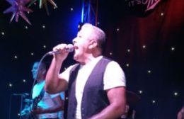 El Chino Tévez: De la pizzeria a los escenarios con su banda Yalau, llevando la cumbia norteña a nuevos horizontes
