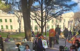 "Menos pantallas y más cuentos": un proyecto en La Plata que busca recuperar la infancia a través de la lectura