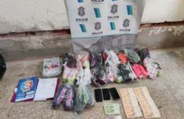 Melchor Romero: los detuvieron por manejar un auto robado y en el baúl encontraron zapatillas y botines "truchos"