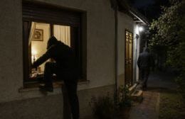 Robaron en la casa de una pareja de jubilados cerca del Parque Saavedra