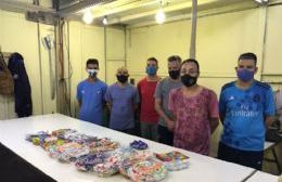 En una cárcel de Magdalena elaboraron y donaron 100 cartucheras para el proyecto Mochilas La Plata