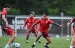 Estudiantes regresó desde Brasil y tendrá dos bajas clave para la final copera